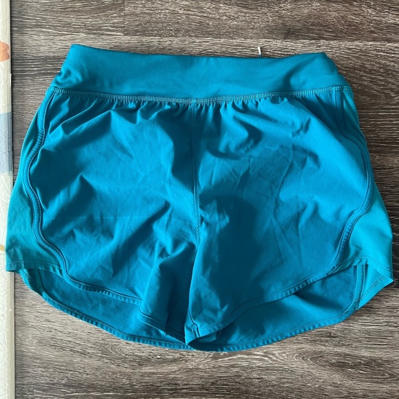 All in motion - Short Athletic Shorts - Picture 2 of 4